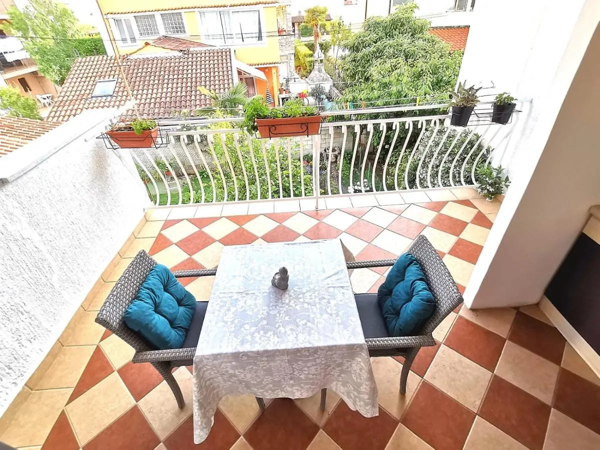 Lovely Family House Robi Rovigno 3*,  Croazia
