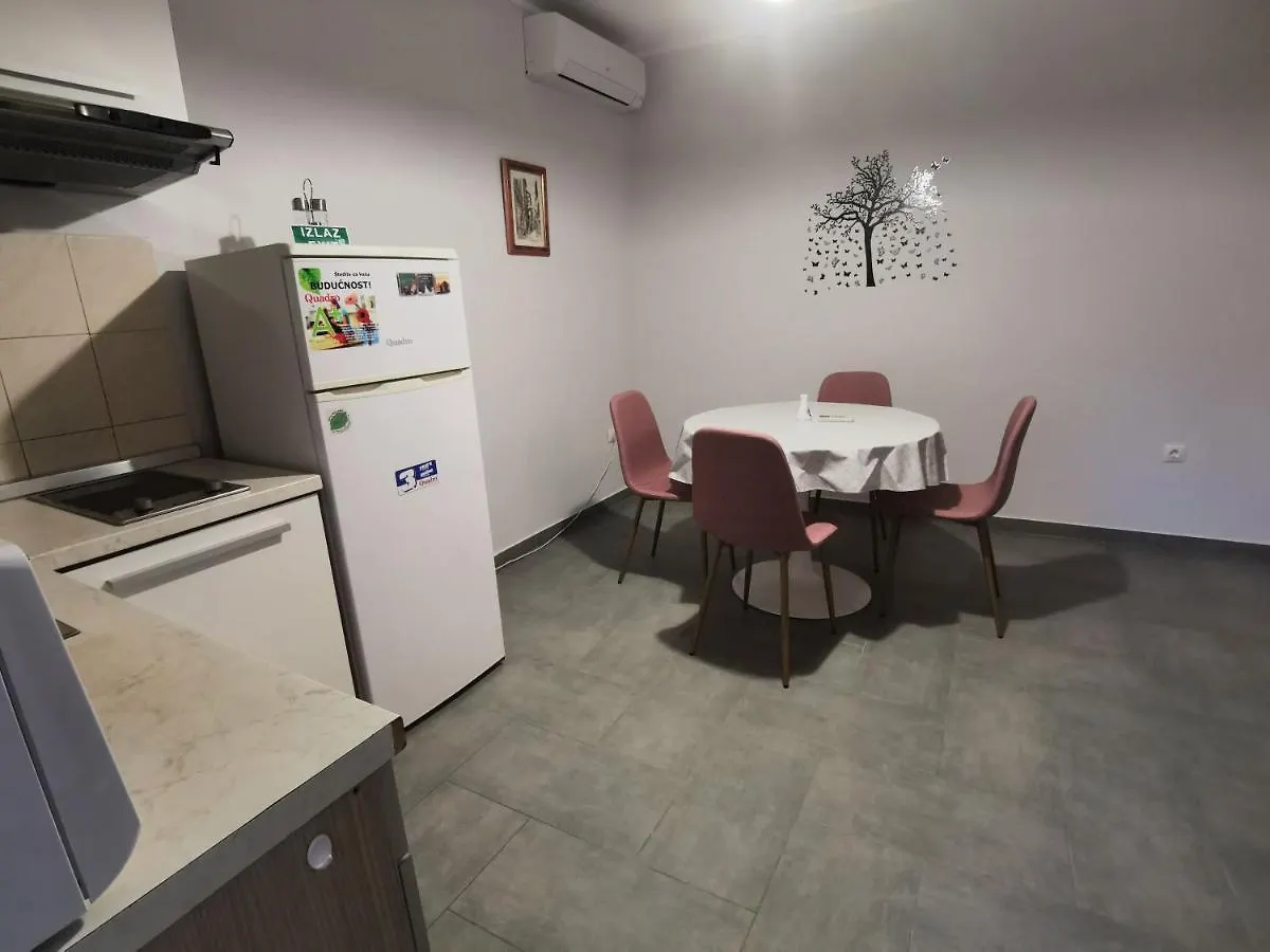 Gasthuis Lovely Family House Robi Rovinj
